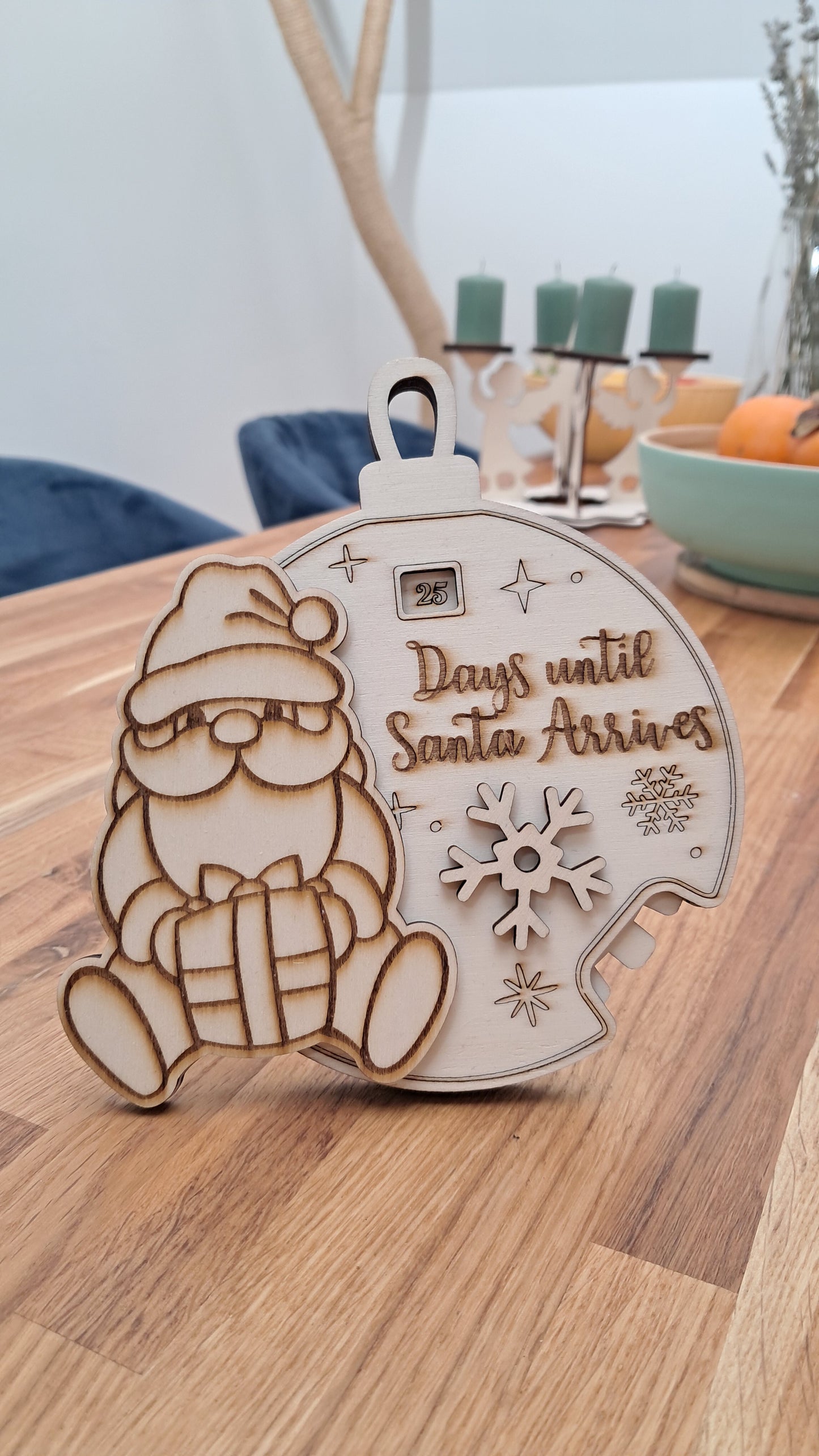 Counting Down to Christmas – a Fun Wooden Hanging Countdown Calendar