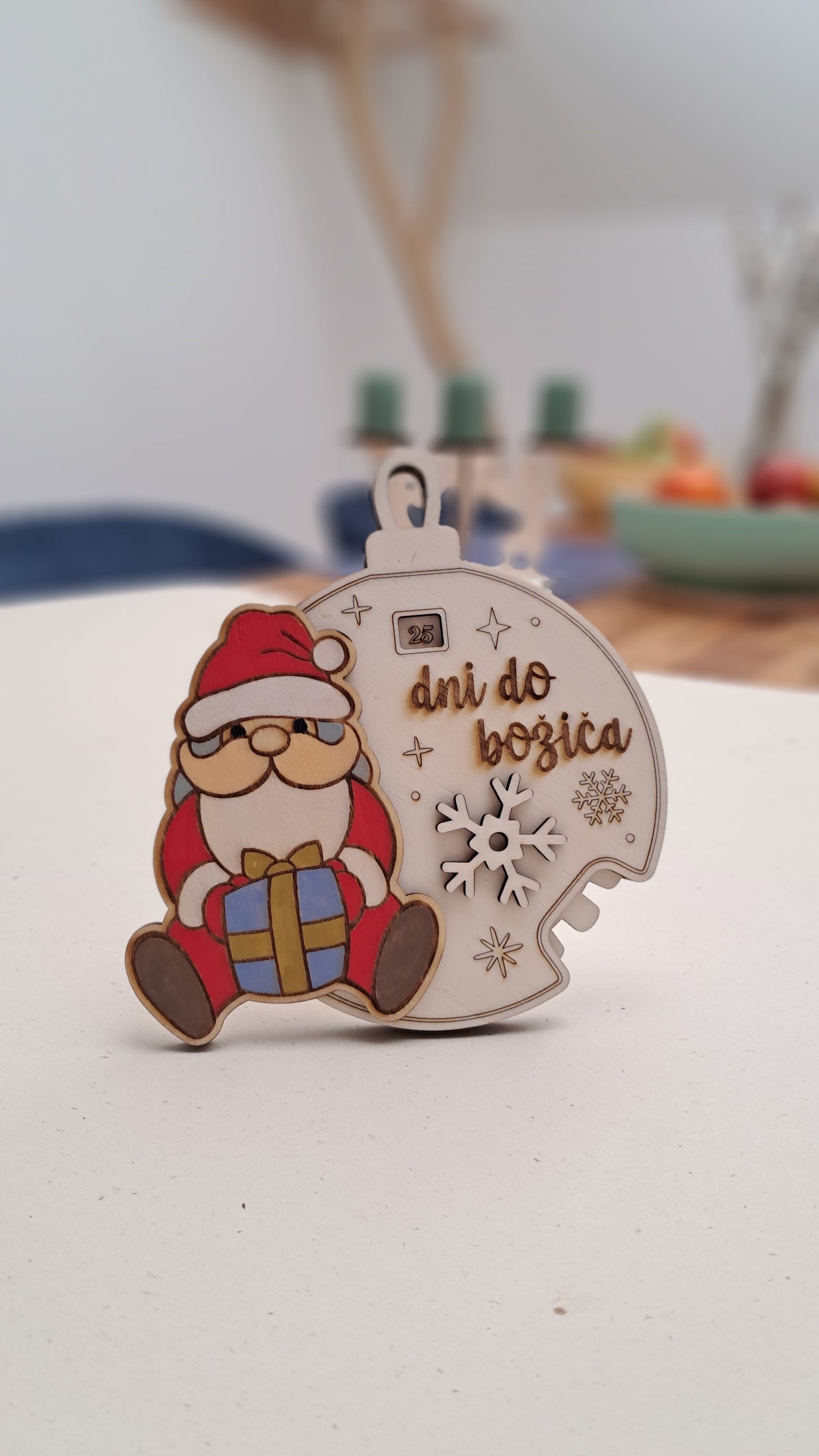 Counting Down to Christmas – a Fun Wooden Hanging Countdown Calendar