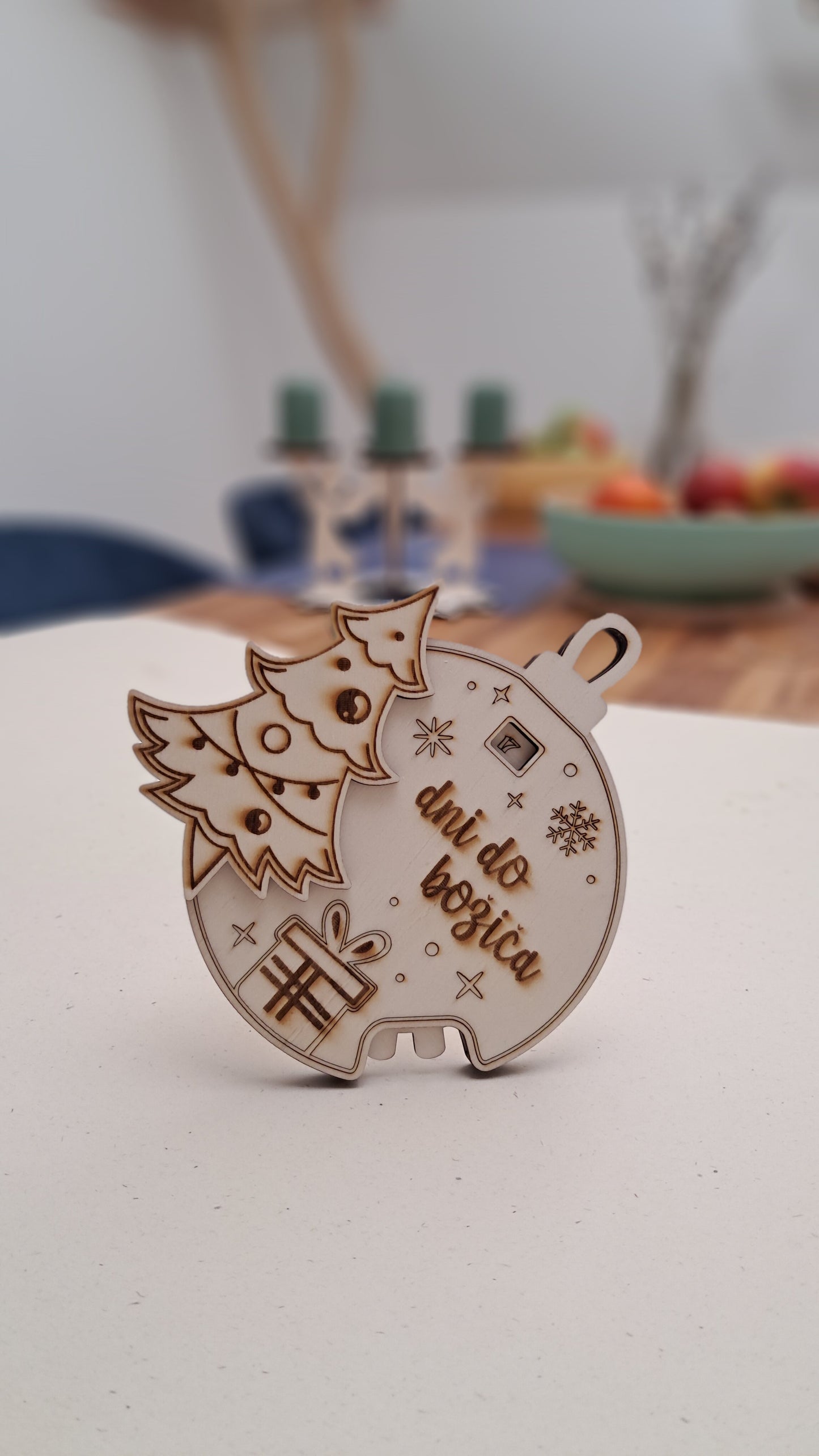 Counting Down to Christmas – a Fun Wooden Hanging Countdown Calendar