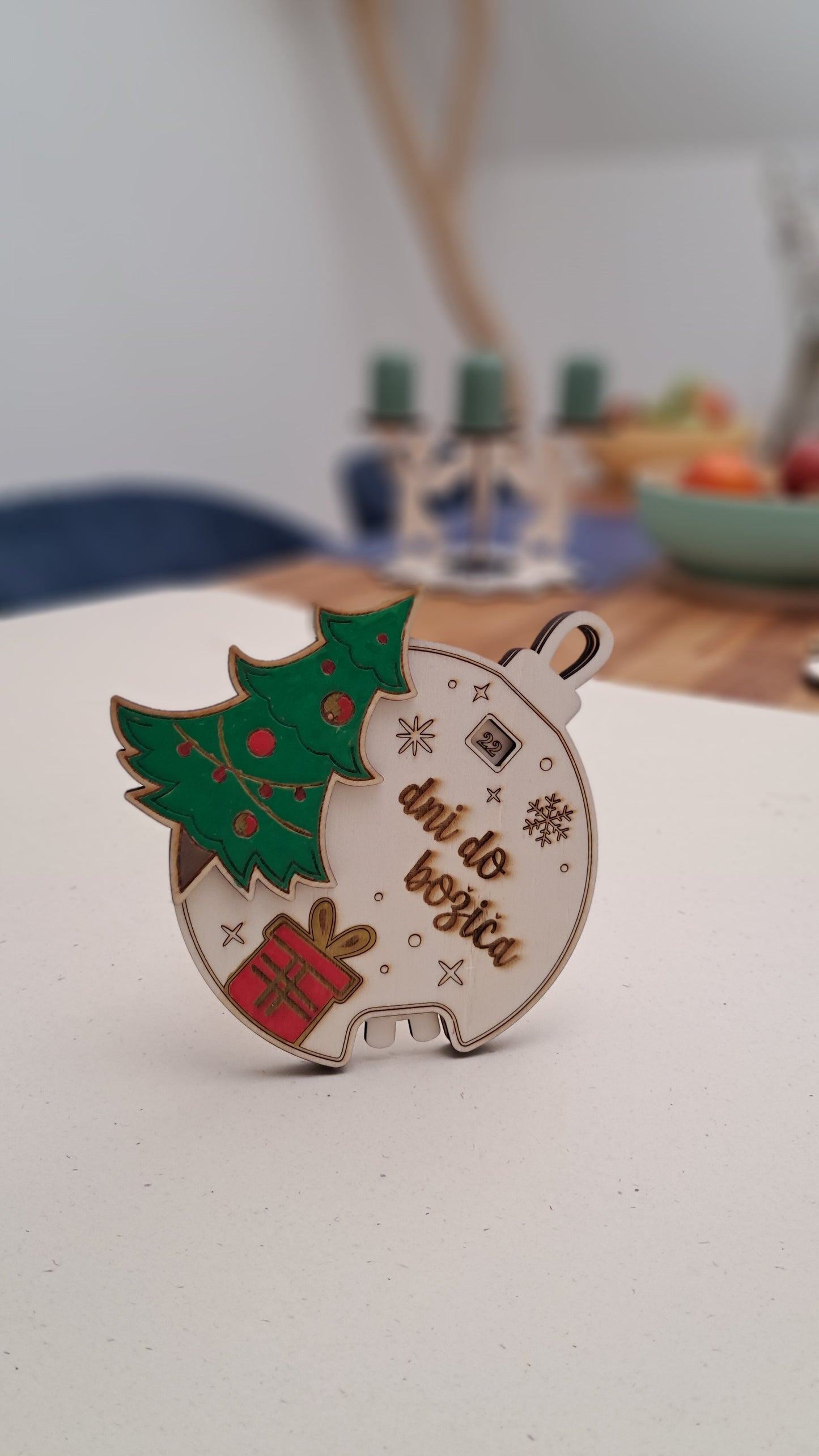 Counting Down to Christmas – a Fun Wooden Hanging Countdown Calendar