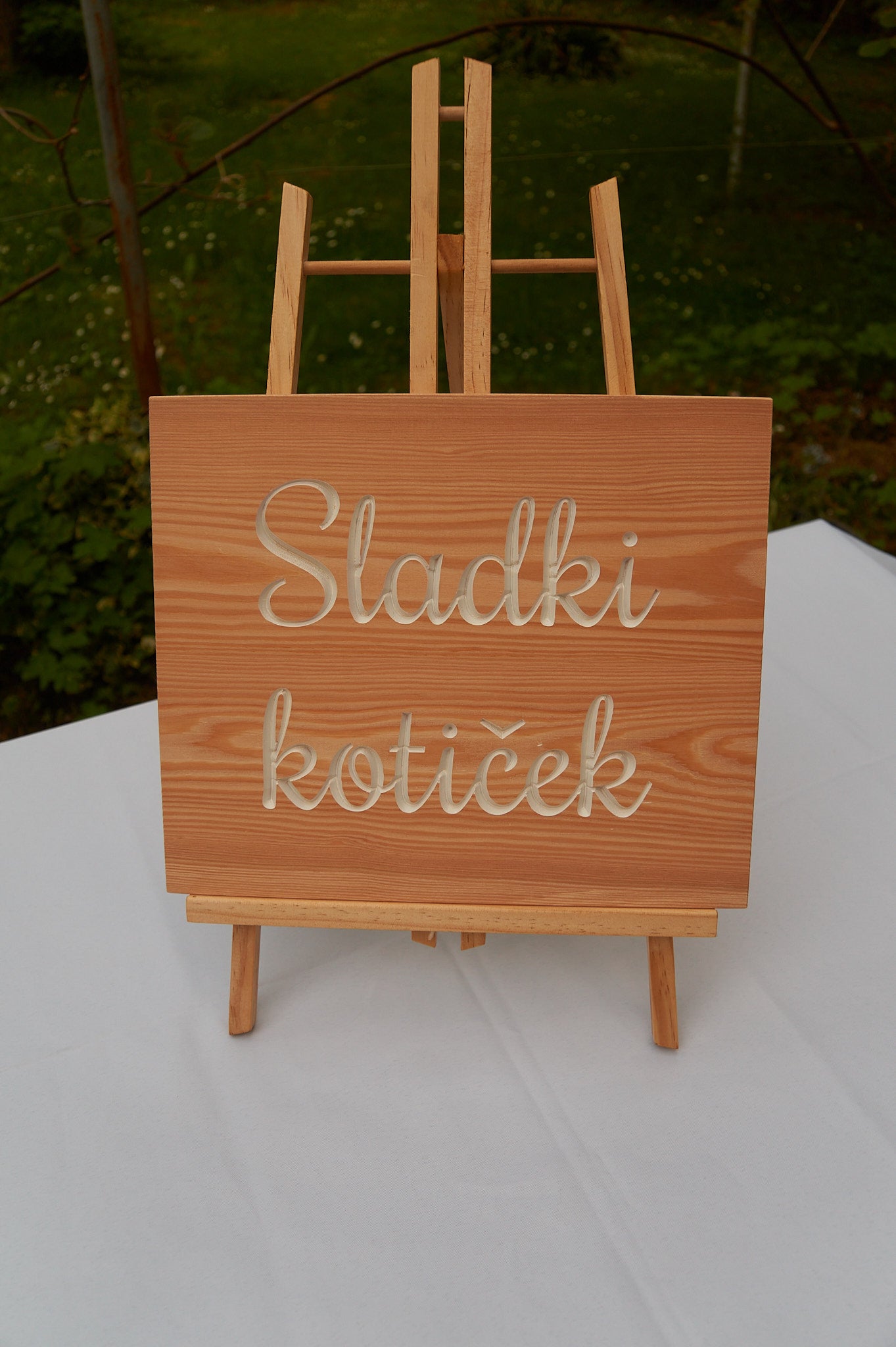 Sladki kotiček - unikatna lesena tablica z napisom - izposoja