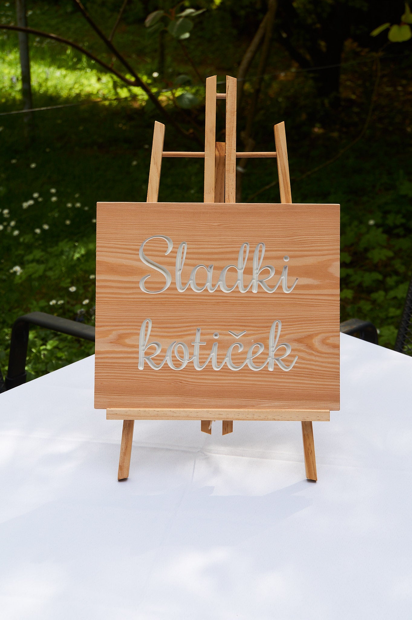 Sladki kotiček - unikatna lesena tablica z napisom - izposoja
