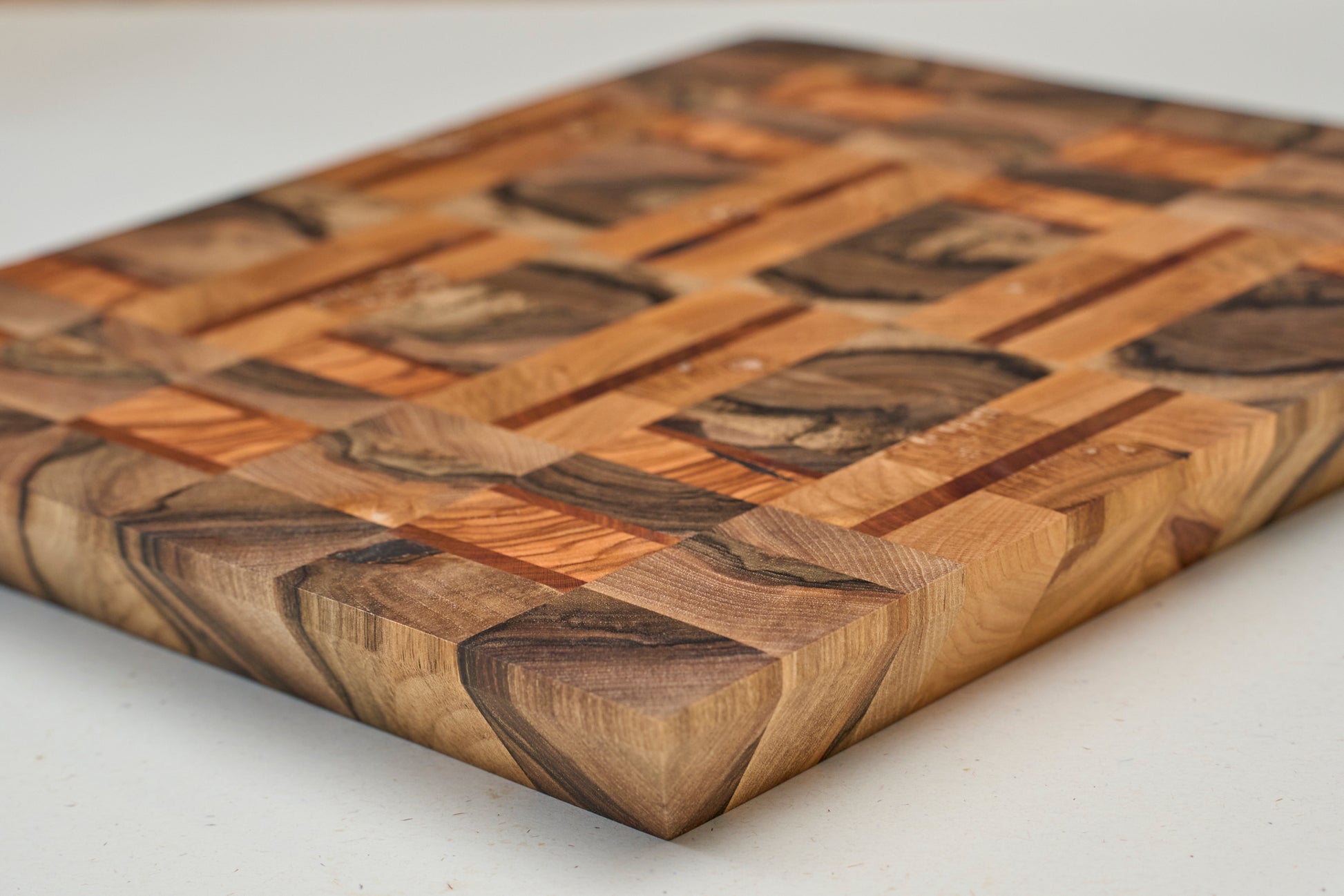 premium end grain rezalna deska iz lesa: oljka, češnja, sliva, oreh